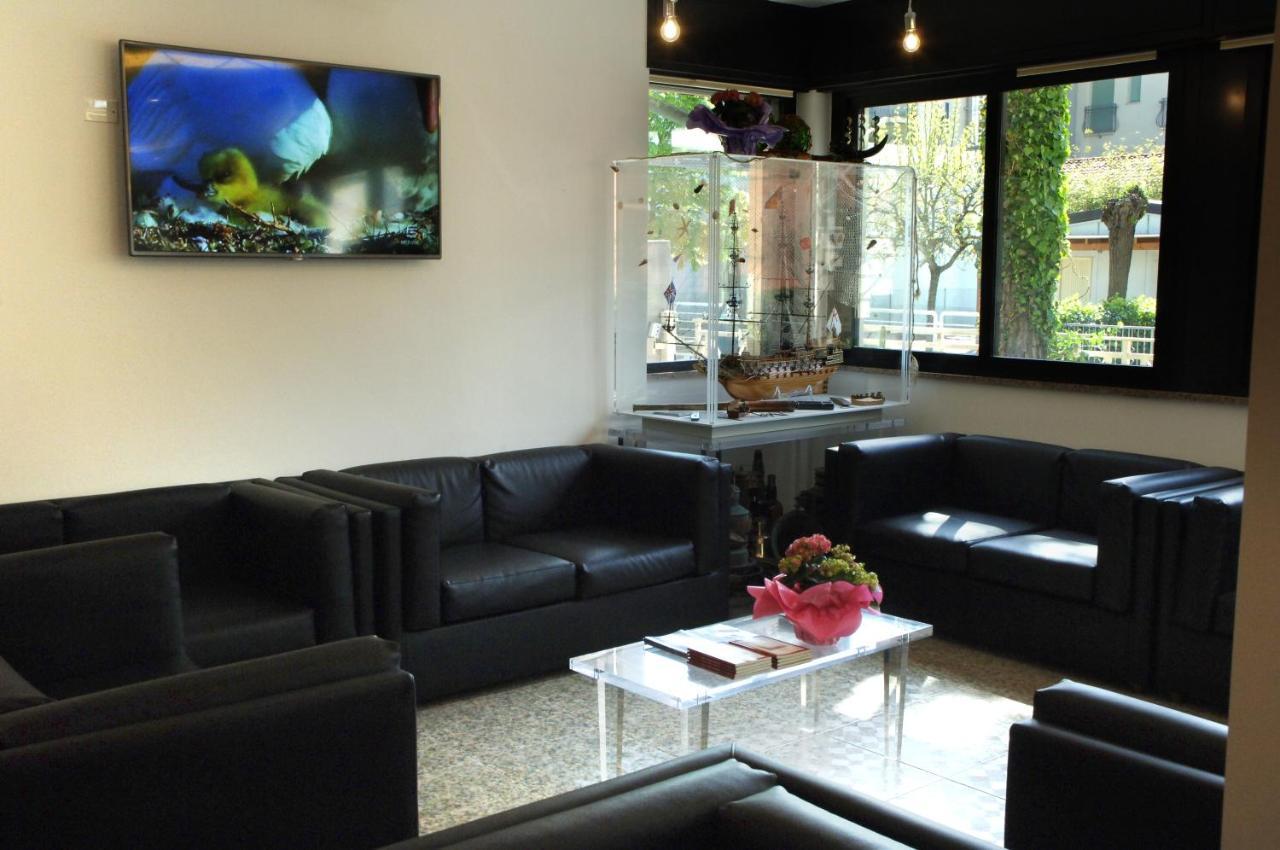 Hotel Marbella Cervia Esterno foto