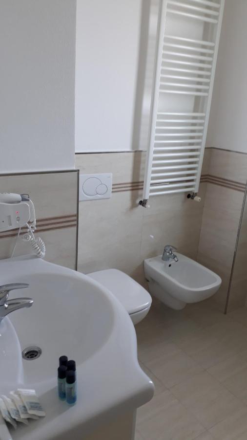 Hotel Marbella Cervia Esterno foto