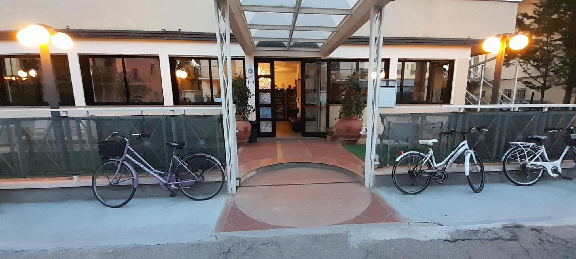 Hotel Marbella Cervia Esterno foto